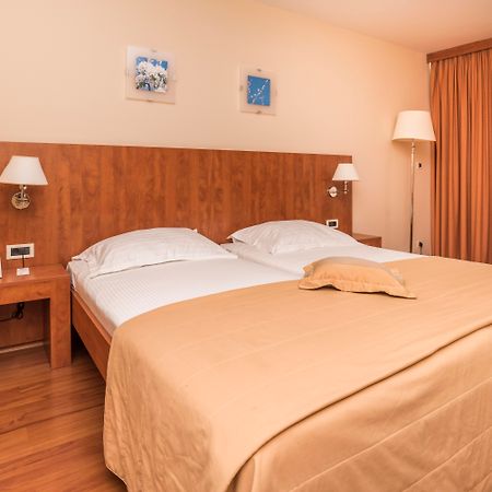 Hotel Umag Plava Laguna Esterno foto