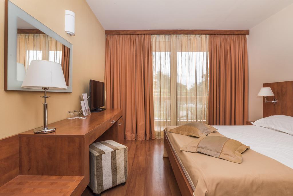 Hotel Umag Plava Laguna Esterno foto